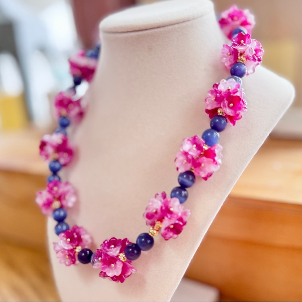 Eye Candy LA Yasamin Floral Beaded Necklace | Amethyst | Statement Jewelry - Picture 5 of 10